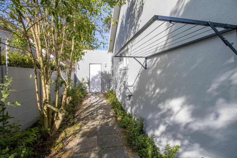 To Let 3 Bedroom Property for Rent in Meadowridge Western Cape